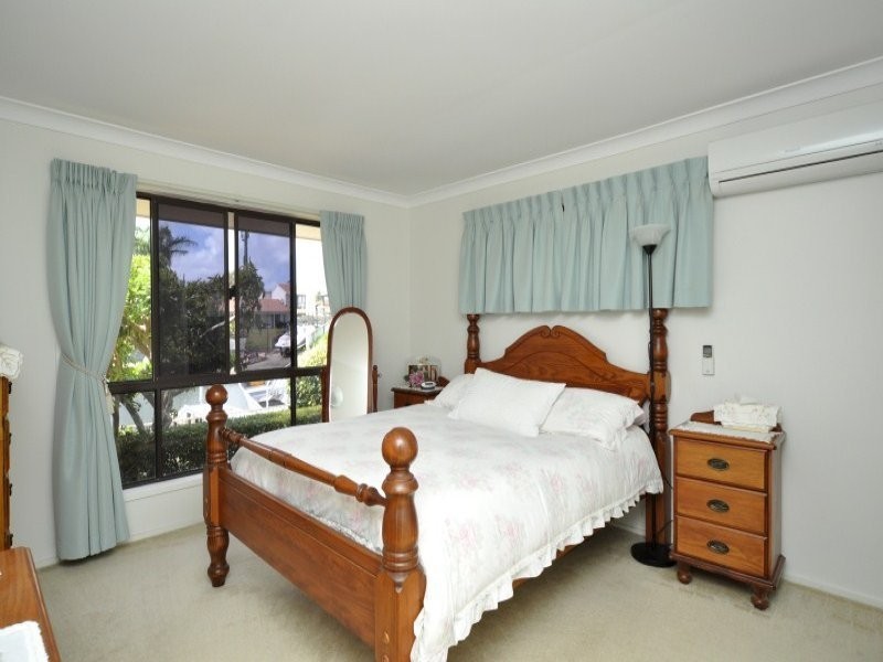 5 Seaspray Street, Paradise Point QLD 4216