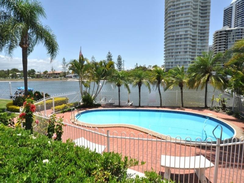 3/3 Vernia Place, Biggera Waters QLD 4216