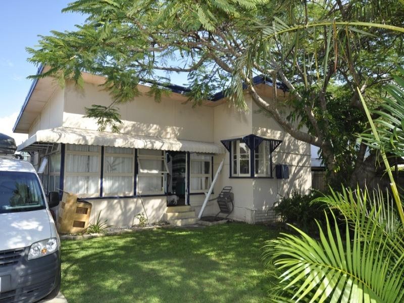 16 Clam Street, Runaway Bay QLD 4216