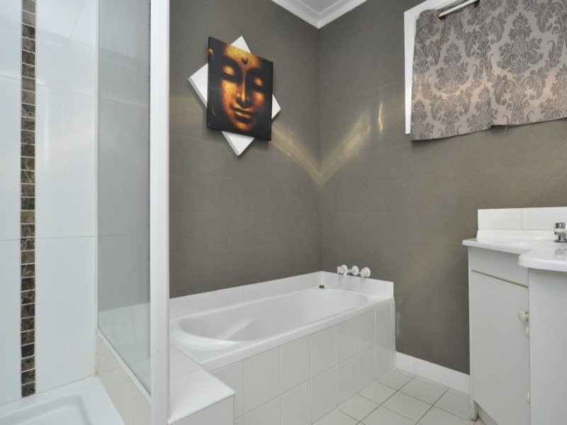 16 Deagon Drive, Runaway Bay QLD 4216