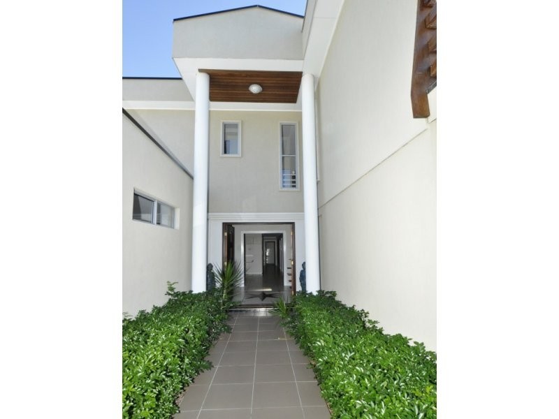 16 Deagon Drive, Runaway Bay QLD 4216