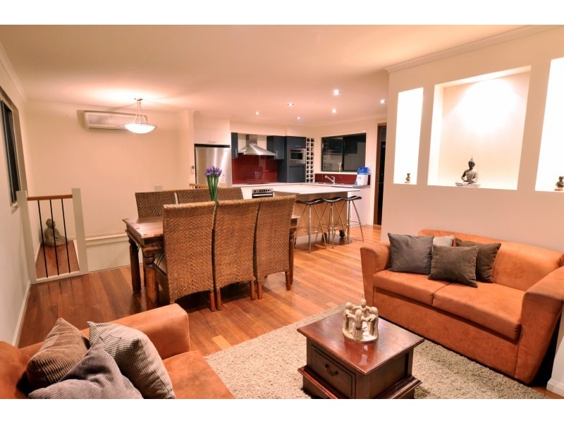 3 Buddeh Street, Hope Island QLD 4212