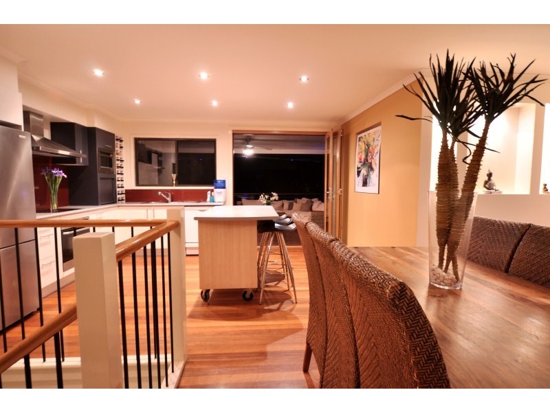 3 Buddeh Street, Hope Island QLD 4212