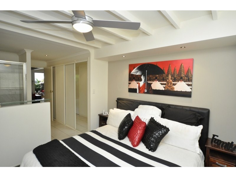 3 Buddeh Street, Hope Island QLD 4212