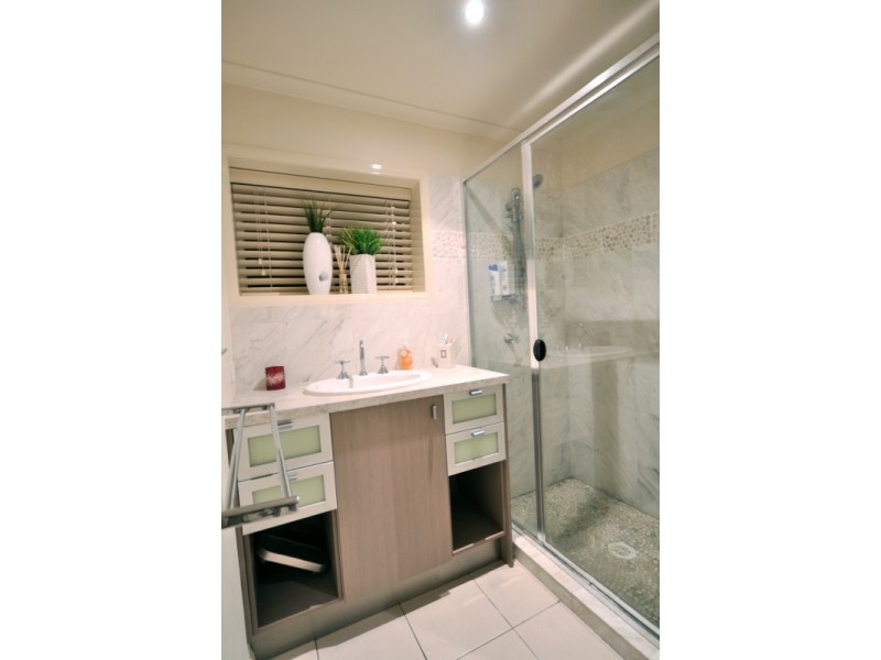 3 Buddeh Street, Hope Island QLD 4212