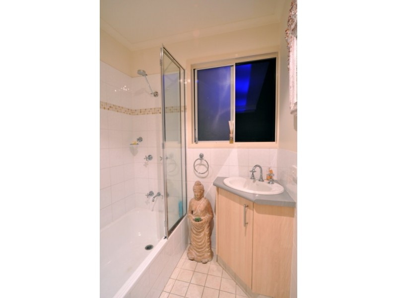 3 Buddeh Street, Hope Island QLD 4212