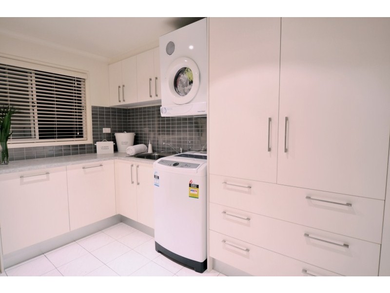 3 Buddeh Street, Hope Island QLD 4212