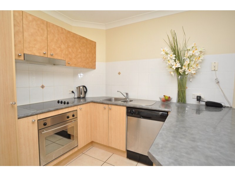 3/89 Bayview Street, Runaway Bay QLD 4216