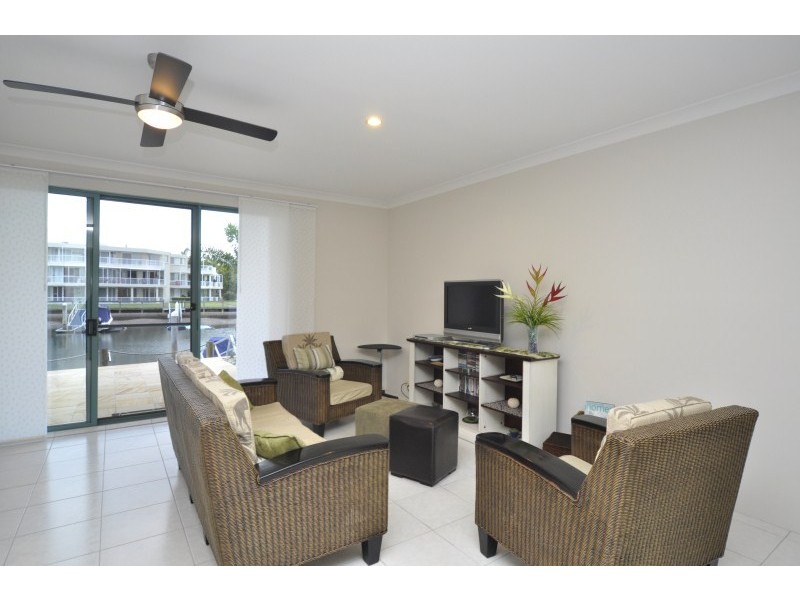 15/3 Lee Road, Runaway Bay QLD 4216