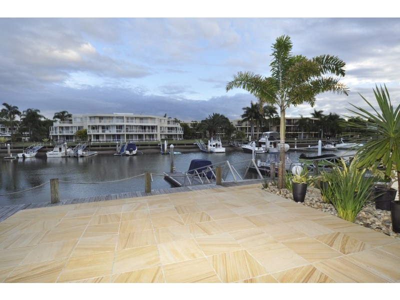 15/3 Lee Road, Runaway Bay QLD 4216