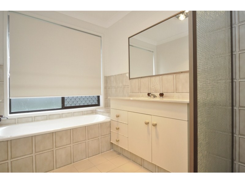 58 Parkes Drive, Helensvale QLD 4212