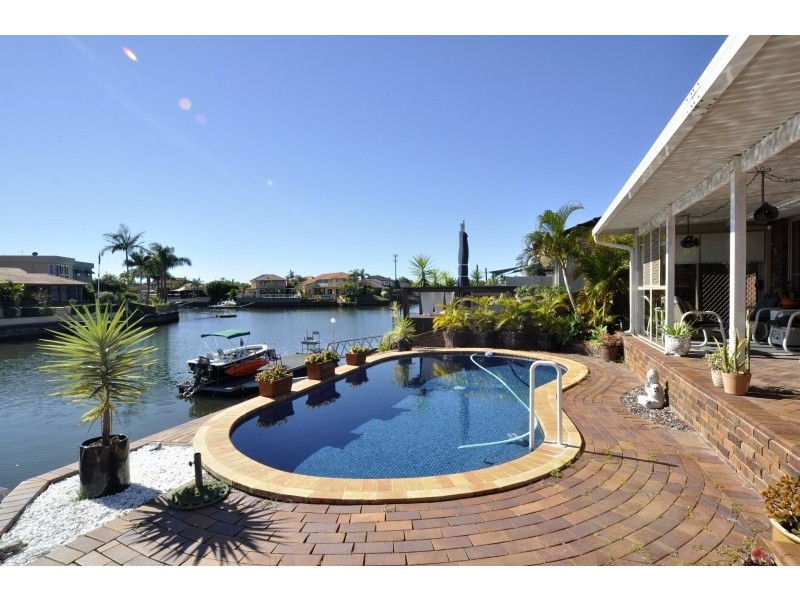 42 Cockleshell Court, Runaway Bay QLD 4216