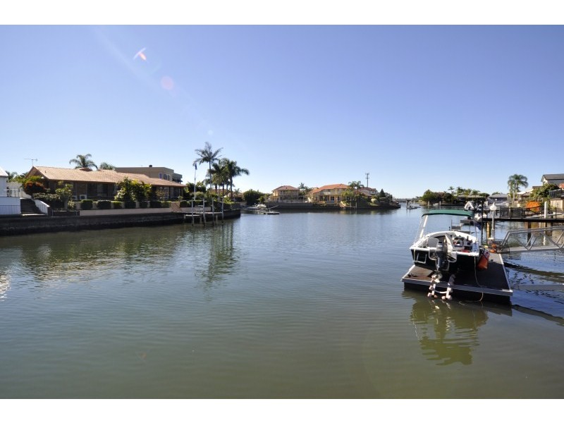 42 Cockleshell Court, Runaway Bay QLD 4216