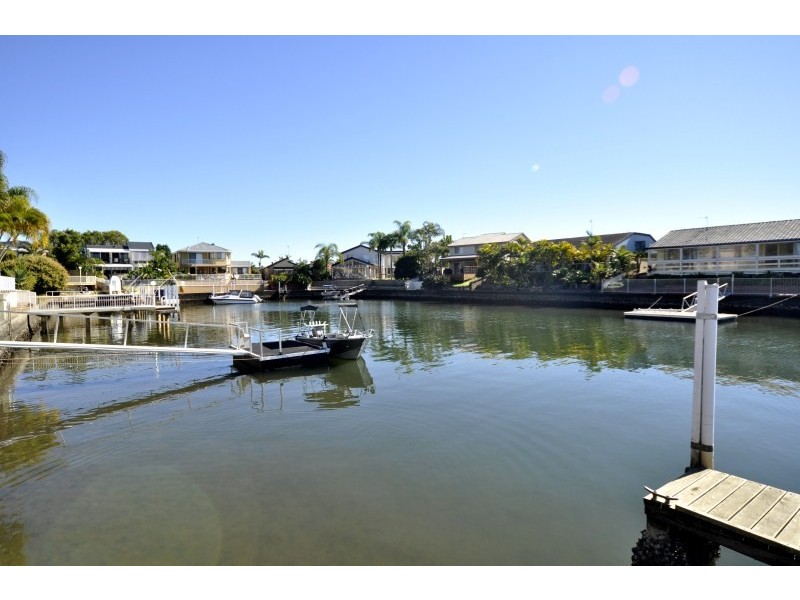 42 Cockleshell Court, Runaway Bay QLD 4216