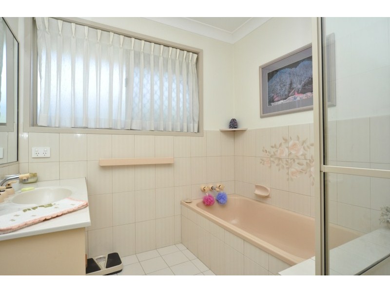 42 Cockleshell Court, Runaway Bay QLD 4216