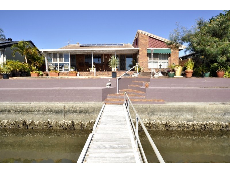 42 Cockleshell Court, Runaway Bay QLD 4216