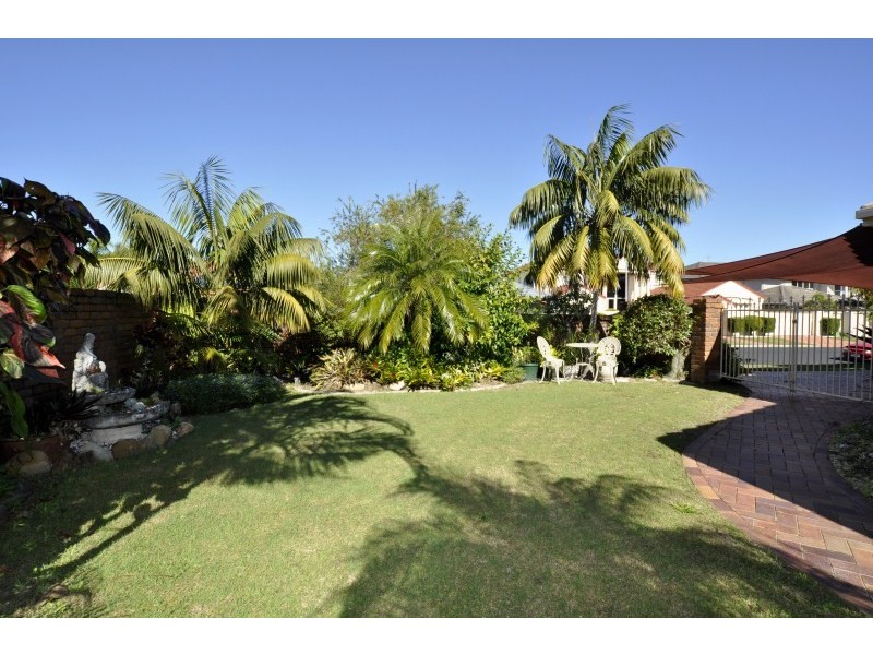 42 Cockleshell Court, Runaway Bay QLD 4216