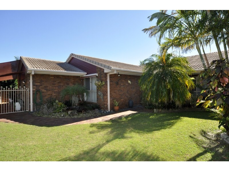 42 Cockleshell Court, Runaway Bay QLD 4216