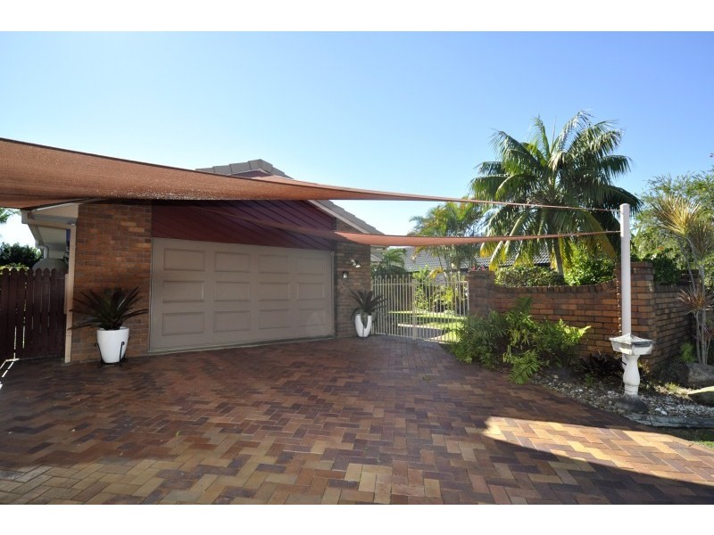 42 Cockleshell Court, Runaway Bay QLD 4216