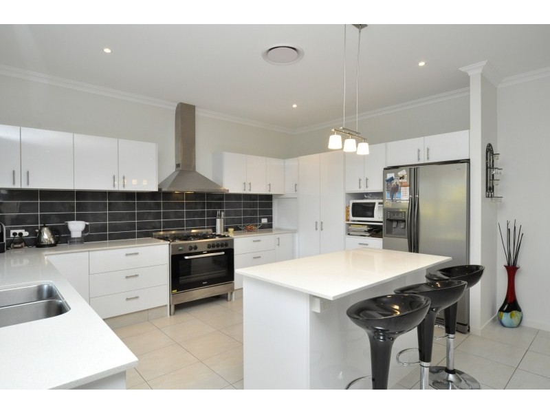 20 Iridium Drive, Hope Island QLD 4212