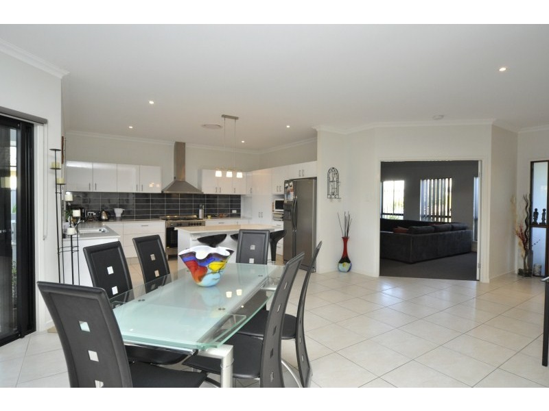 20 Iridium Drive, Hope Island QLD 4212