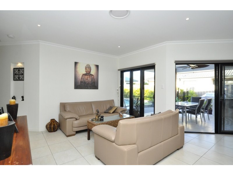 20 Iridium Drive, Hope Island QLD 4212