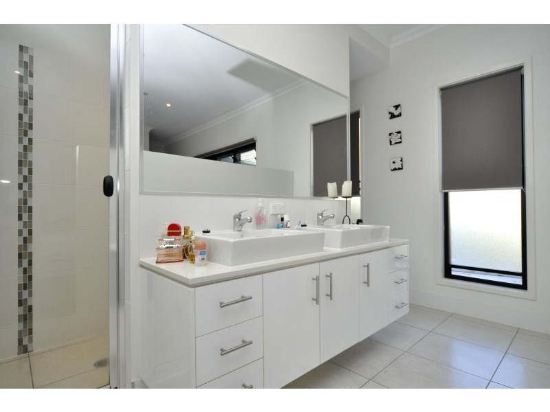 20 Iridium Drive, Hope Island QLD 4212