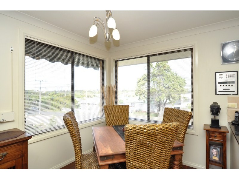 8 Third Avenue, Labrador QLD 4215