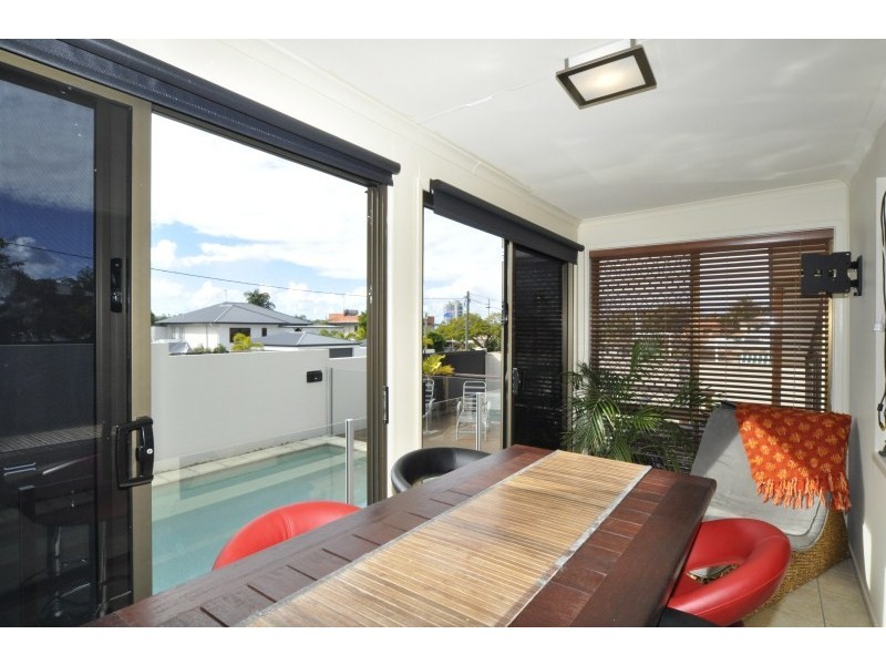 8 Third Avenue, Labrador QLD 4215