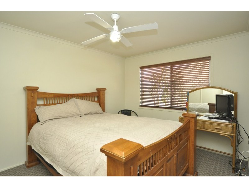 8 Third Avenue, Labrador QLD 4215