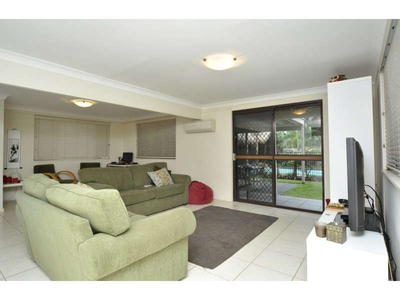 45 Broadwater Street, Runaway Bay QLD 4216