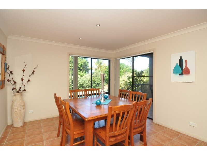 19 Dunnes Avenue, Hope Island QLD 4212