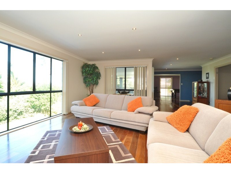 19 Dunnes Avenue, Hope Island QLD 4212