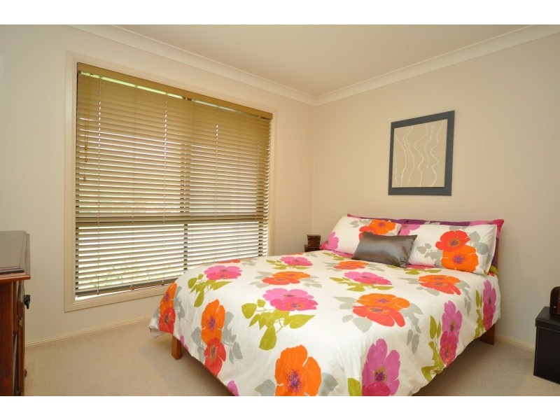 19 Dunnes Avenue, Hope Island QLD 4212