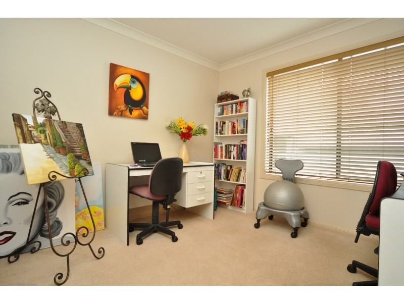 19 Dunnes Avenue, Hope Island QLD 4212