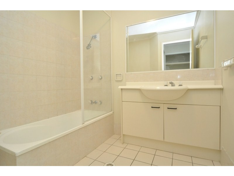 4/643 Pine Ridge Road, Biggera Waters QLD 4216
