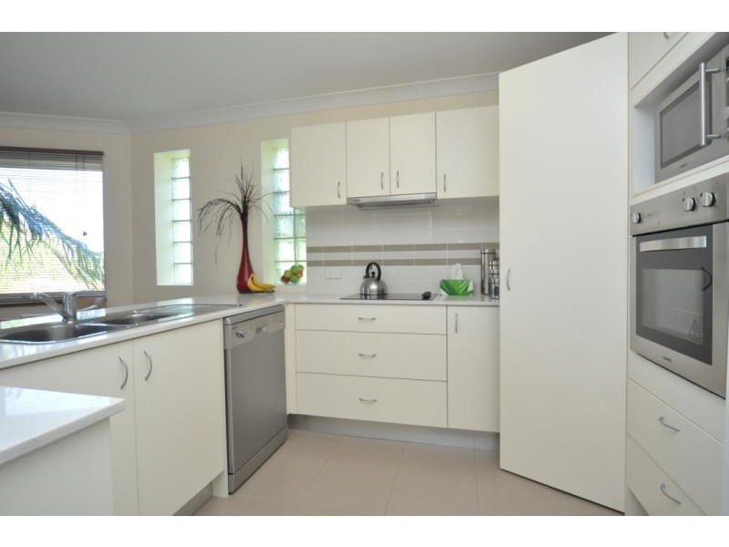 13/65 Bayview Street, Runaway Bay QLD 4216