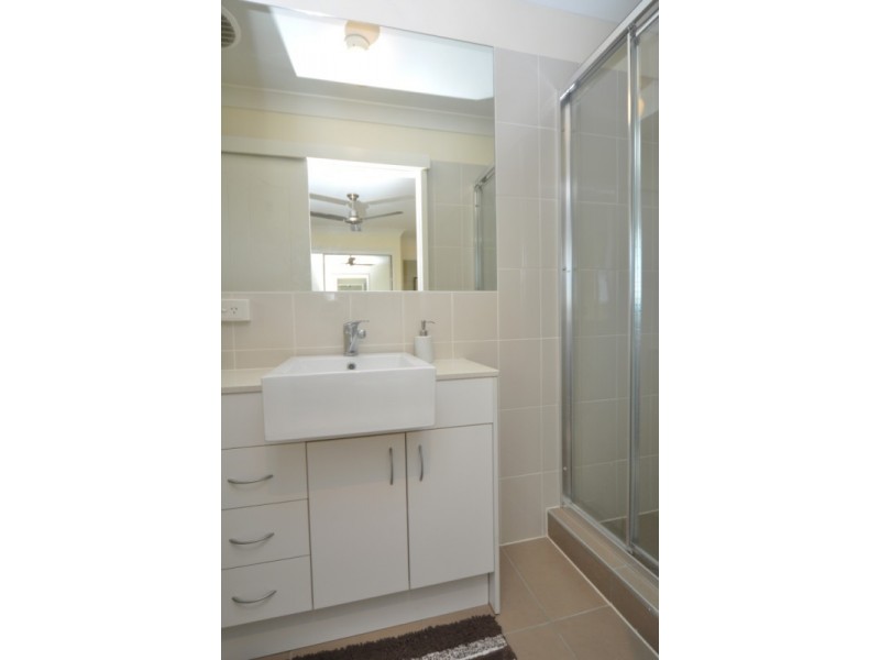 13/65 Bayview Street, Runaway Bay QLD 4216