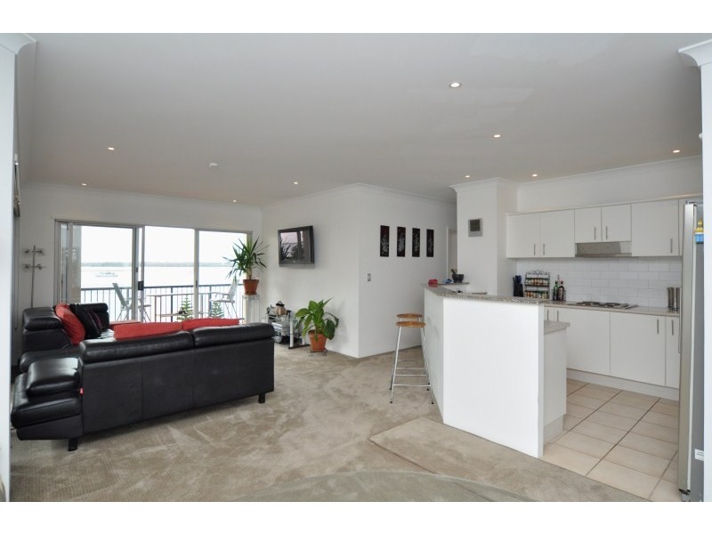 1C/522 Marine Parade, Biggera Waters QLD 4216