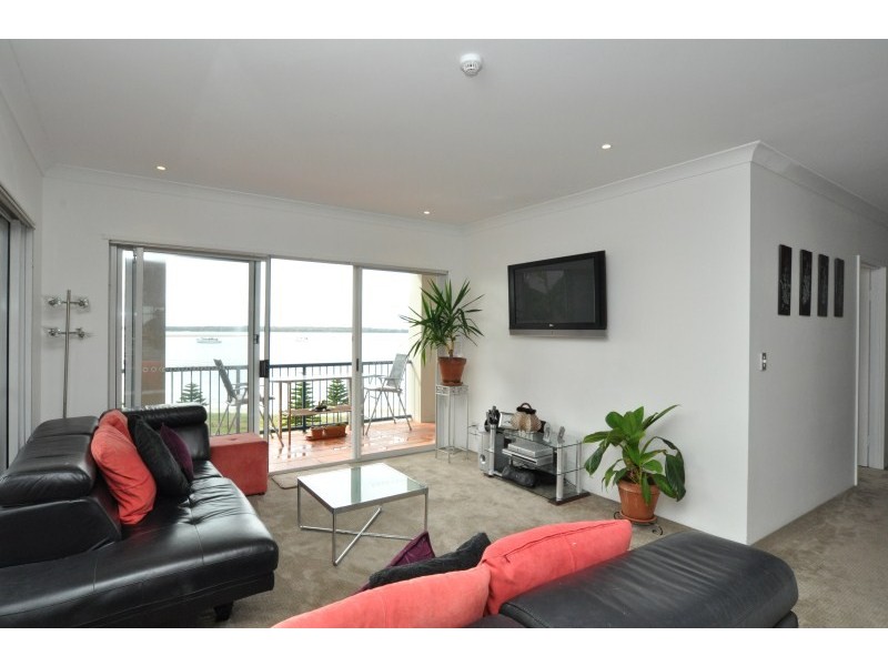 1C/522 Marine Parade, Biggera Waters QLD 4216