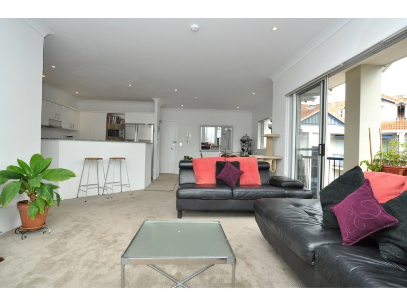 1C/522 Marine Parade, Biggera Waters QLD 4216