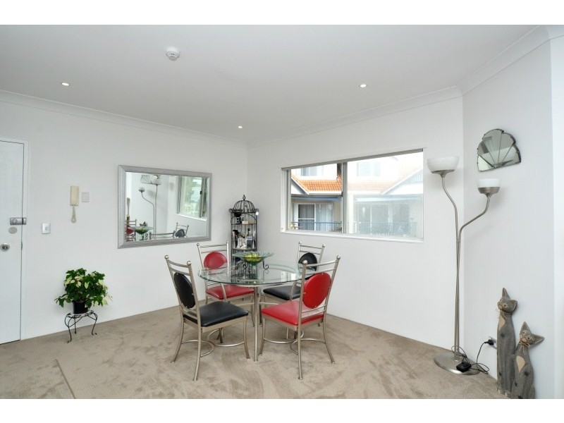 1C/522 Marine Parade, Biggera Waters QLD 4216