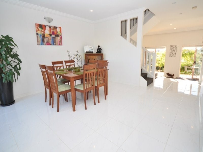2/14 Pendraat Parade, Hope Island QLD 4212
