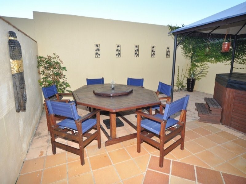 2/14 Pendraat Parade, Hope Island QLD 4212