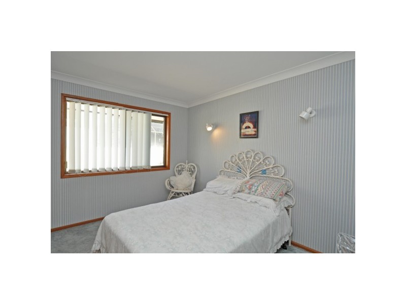 10 Bulolo Avenue, Runaway Bay QLD 4216