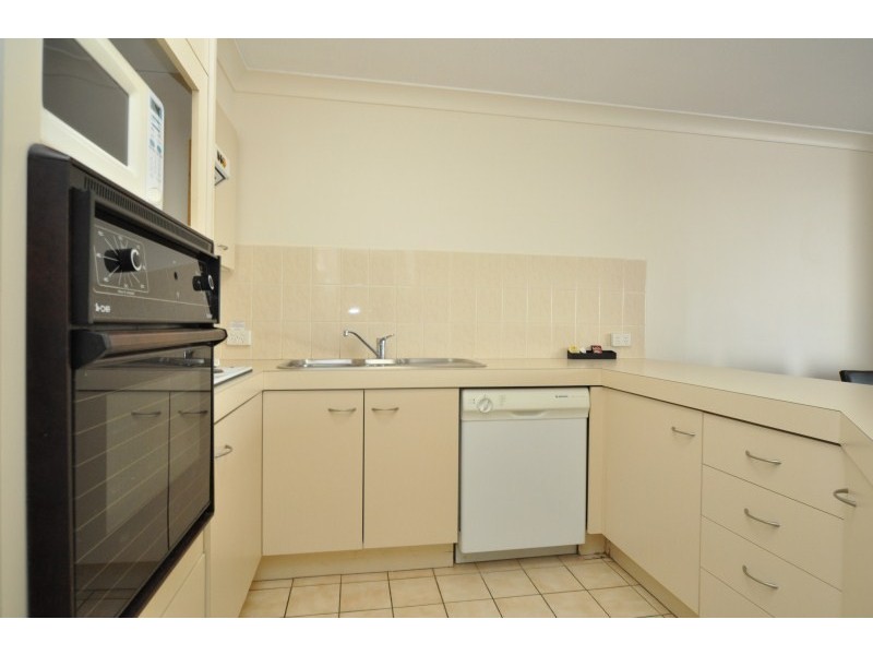 42/37 Bayview Street, Runaway Bay QLD 4216