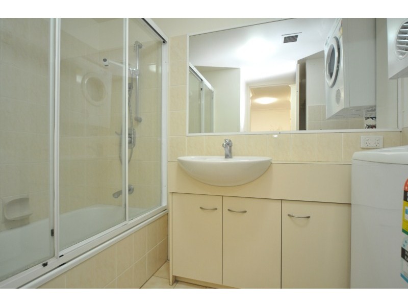 42/37 Bayview Street, Runaway Bay QLD 4216