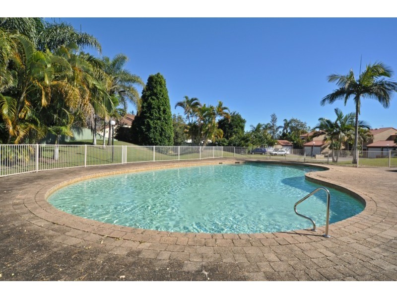 1/106 Bayview Street, Runaway Bay QLD 4216