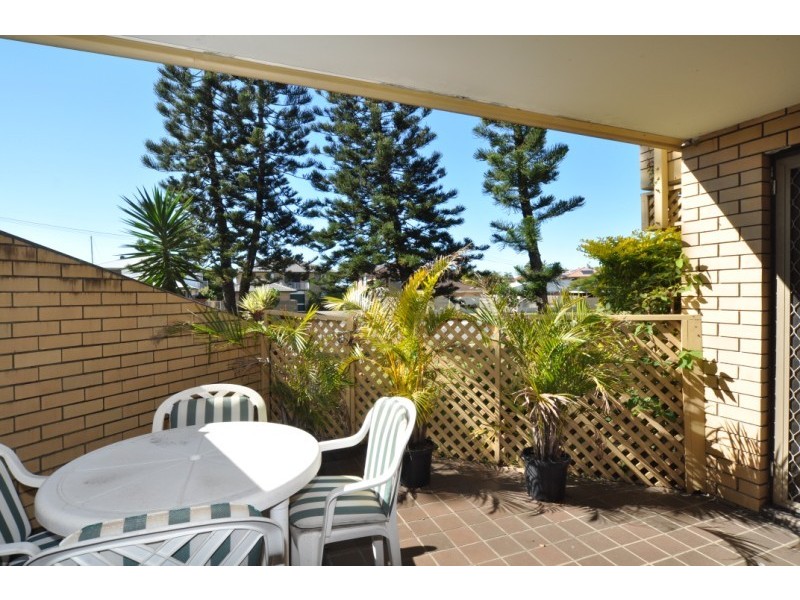 1/106 Bayview Street, Runaway Bay QLD 4216