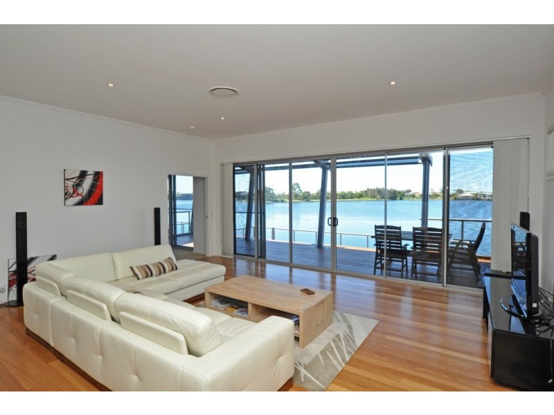 52/181 Lae Drive, Coombabah QLD 4216